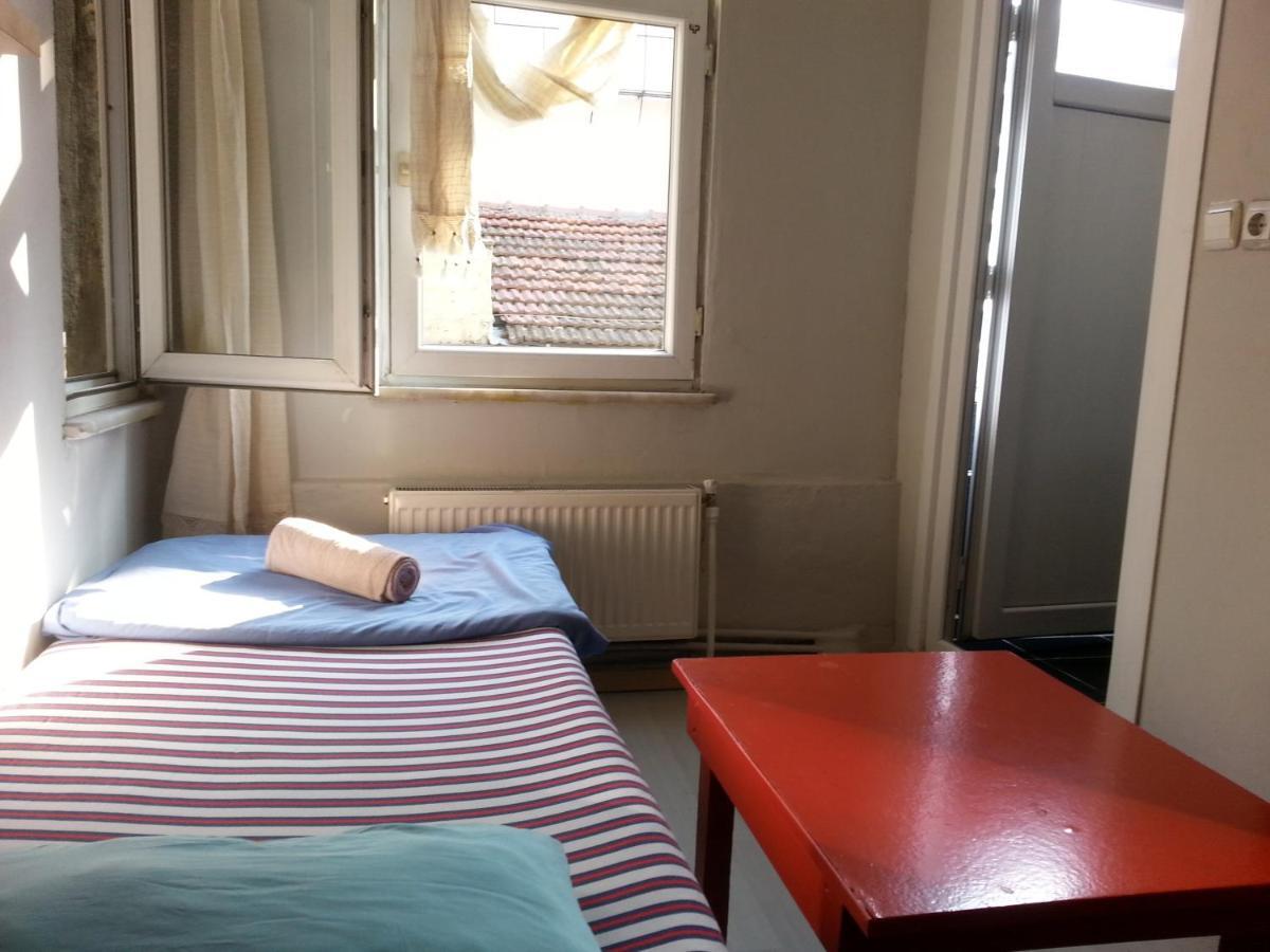 Taxım Hostel Istanbul Exterior foto